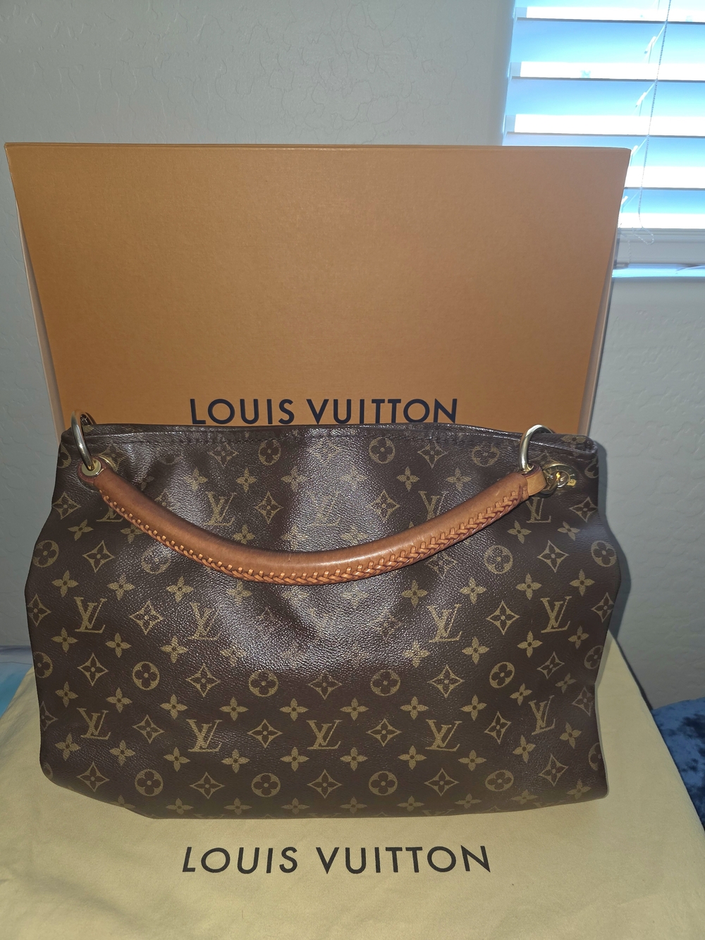 Louis Vuitton Monogram Canvas Shoulder Bag in Brown